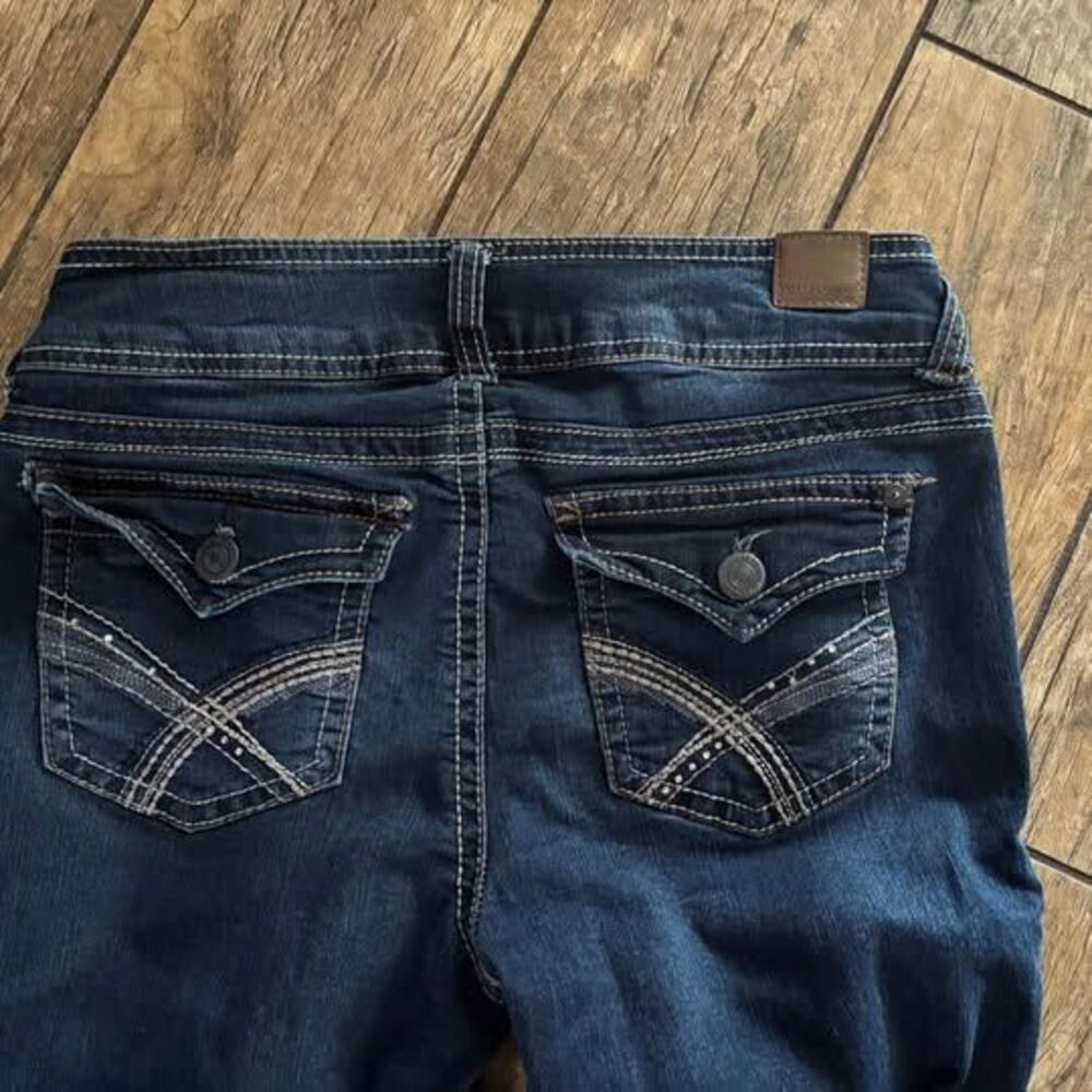 Women’s Juniors Curvy Wallflower Boot Cut Jeans Size 9 Long - Picture 3 of 4